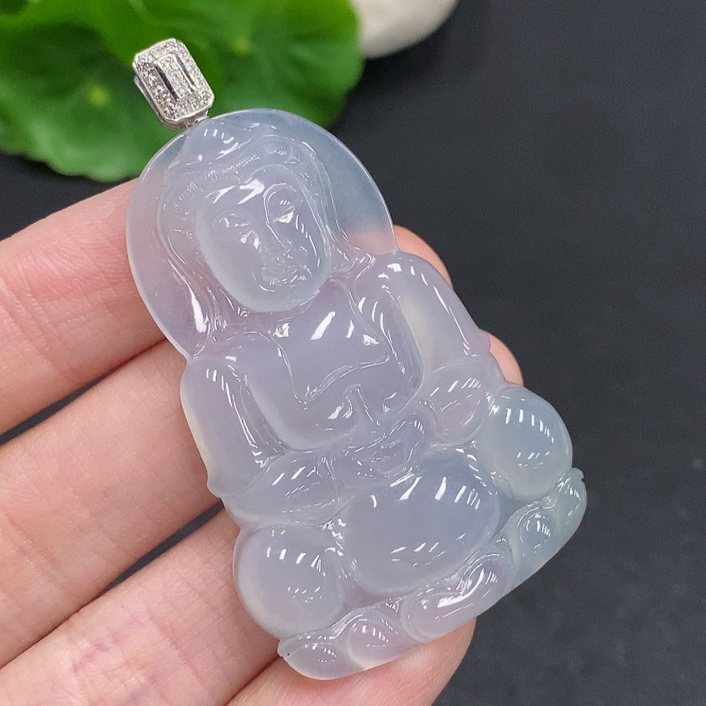 Jadeite Guanyin pendant with 18K gold clasp, set with diamonds, crafted by HUILIU HQ, weighing approximately 14 grams.