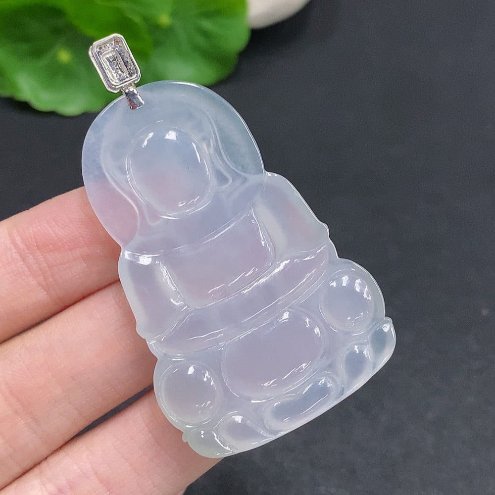 Jadeite Guanyin pendant with 18K gold clasp, set with diamonds, weighing approximately 14g, crafted by HUILIU HQ.