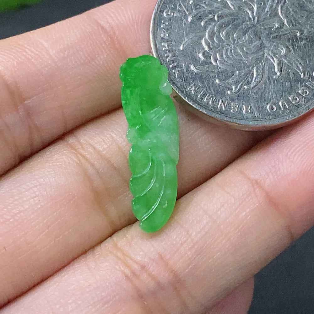 Jadeite inlaid parrot piece from HUILIU HQ, weighing 1.080g, featuring detailed jade craftsmanship and vibrant inlay work.