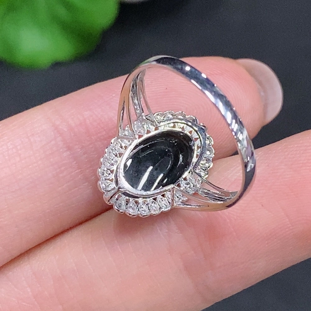 Huiliu Certified jadeite inlaid ring with smooth surface and no markings, featuring natural jade jewelry from HUILIU HQ.
