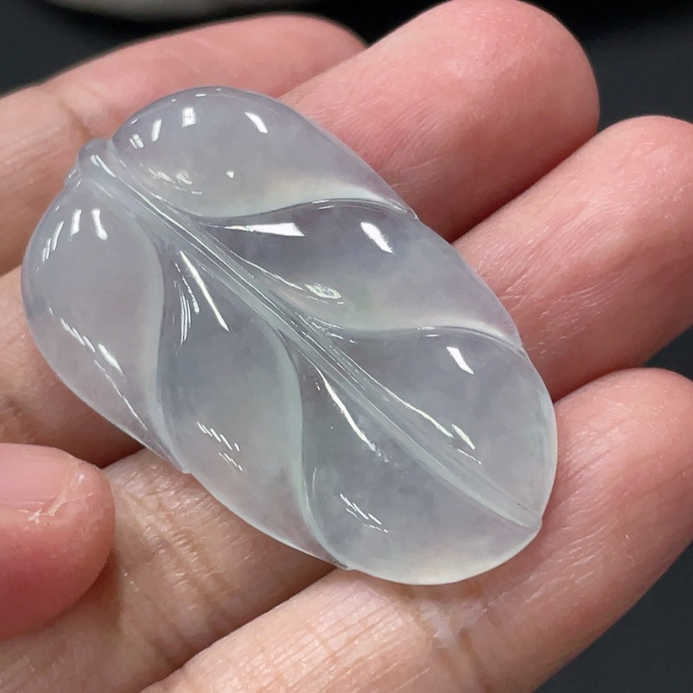 Jadeite leaf inlay piece from HUILIU HQ, approximately 6.7g, featuring detailed jade jewelry craftsmanship.
