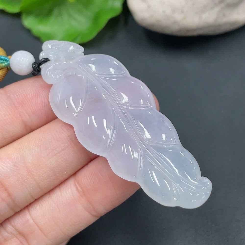 HUILIU HQ jadeite leaf pendant, detailed jade jewelry with natural leaf design, weighs 16.072g, showcasing intricate craftsmanship.