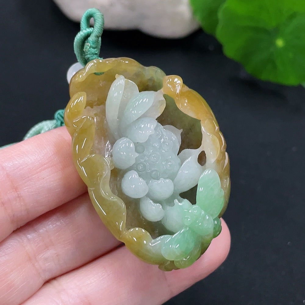 HUILIU HQ jadeite lotus pendant weighing about 45.3g with rope, featuring undetermined bead color and non-grade A jade.