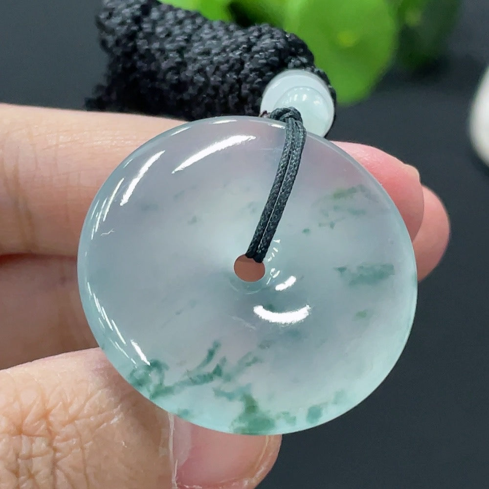 Jadeite Peace Knot pendant from HUILIU HQ featuring a detailed jade jewelry design, weighing approximately 19.4g.