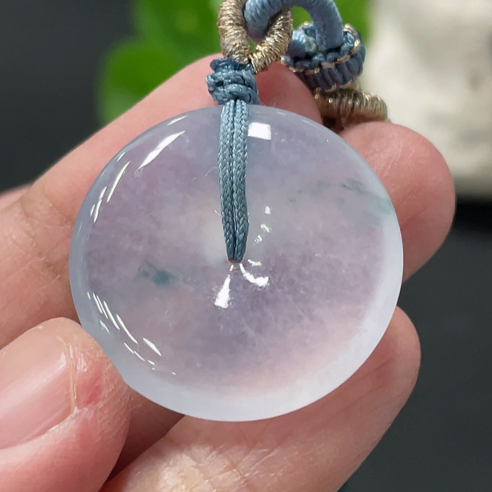 HUILIU HQ jadeite Peace Knot pendant, natural green jade with intricate knot design, weighs approximately 7.92g.