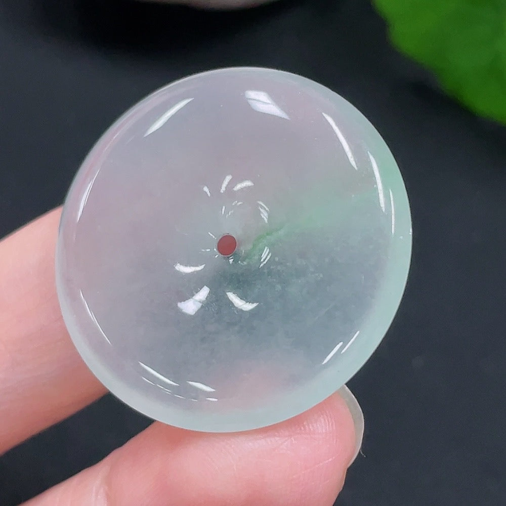 HUILIU HQ Jadeite Peace Knot Pendant, handcrafted jade jewelry, approx. 9.7g, showcasing intricate knot design and smooth green jade.