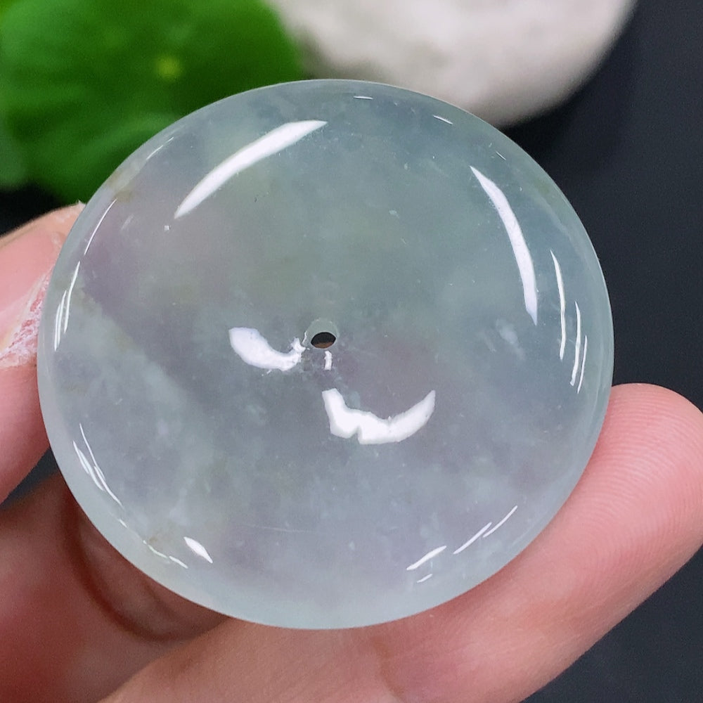 HUILIU HQ jadeite Peace Knot pendant, approximately 16.4g, featuring smooth green jade with intricate knot design.