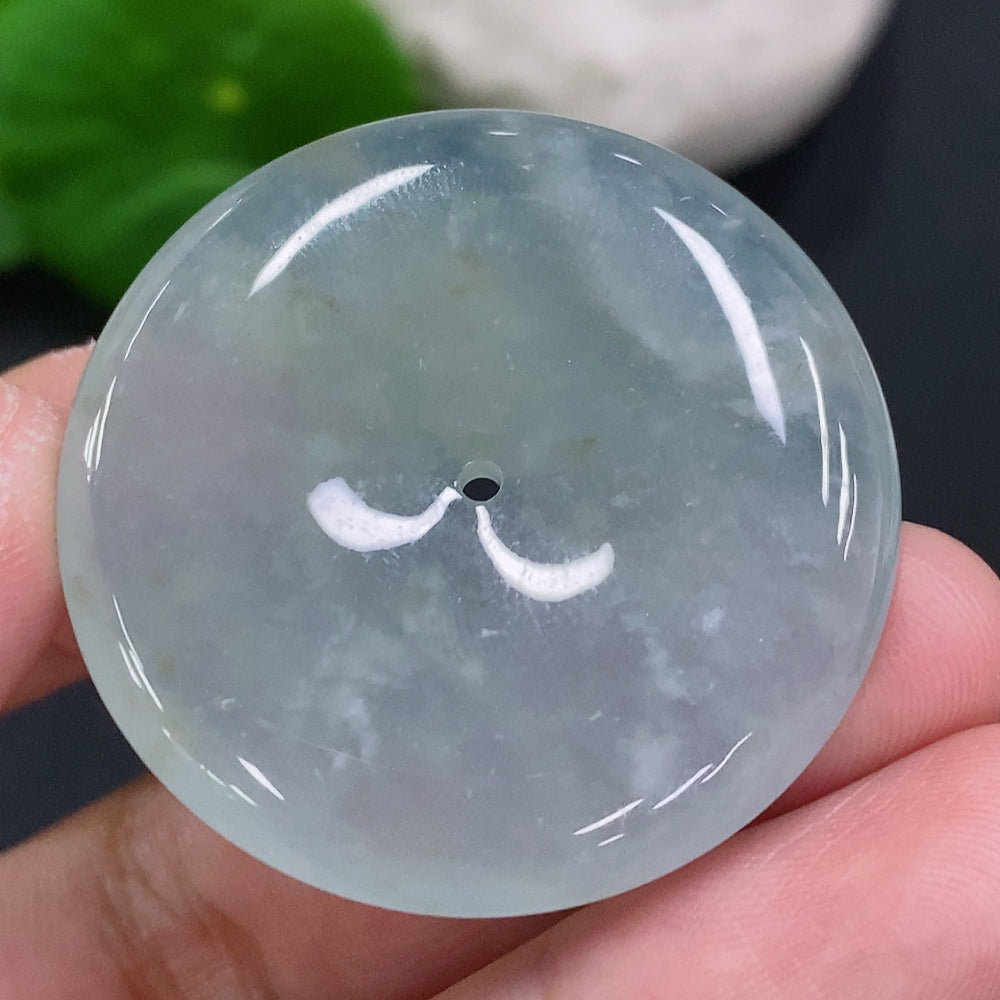 HUILIU HQ jadeite peace knot pendant, approximately 16.4g, featuring a smooth jadeite surface with a traditional peace knot design.