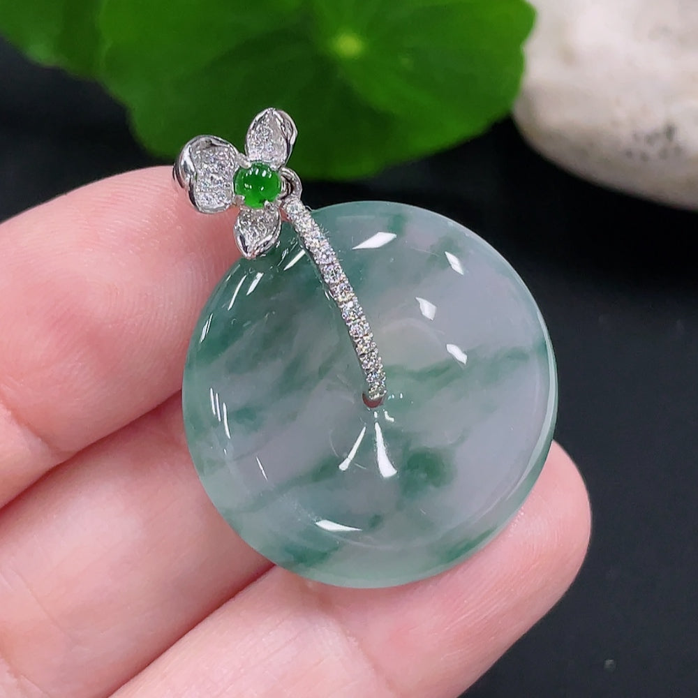 HUILIU HQ jadeite pendant featuring a peace buckle 18k gold buckle head, weighing approximately 8.6g, non-diamond design.