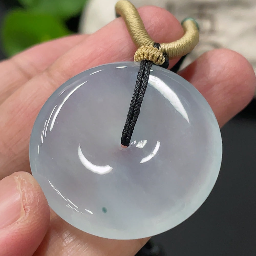 HUILIU HQ jadeite pendant with peace buckle, weighing approx. 14g including rope, featuring smooth green jade surface and traditional design.