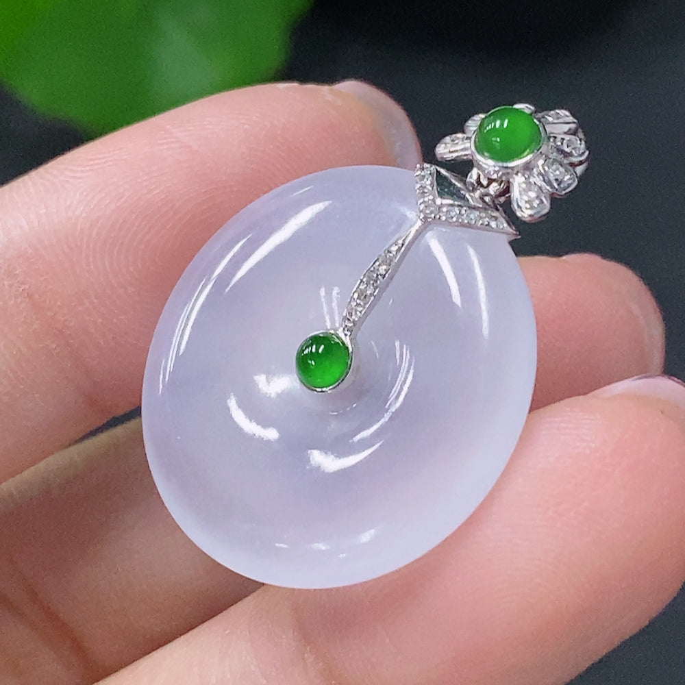 Jadeite pendant peace buckle with 18K gold accents and diamond details, crafted by HUILIU HQ, weighs approximately 5.33 grams.