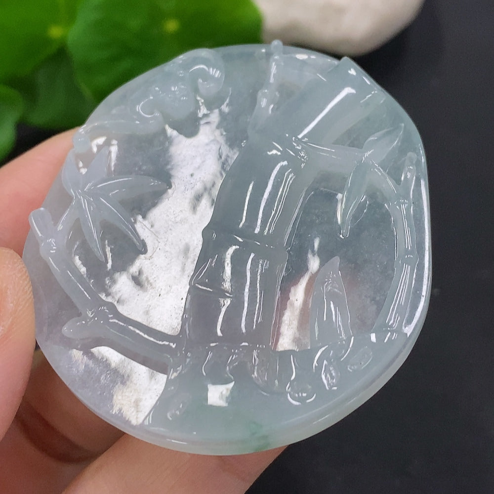 HUILIU HQ jadeite pendant titled Rising Joint, smooth green jade with intricate joint design, weighs approximately 35.84g.