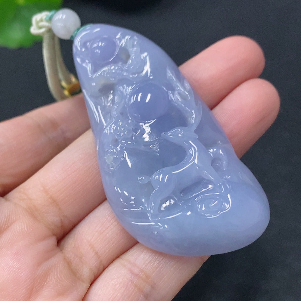 Jadeite pendant shaped like a Sika deer from HUILIU HQ, weighing approximately 31.92g, featuring smooth green jade surface.
