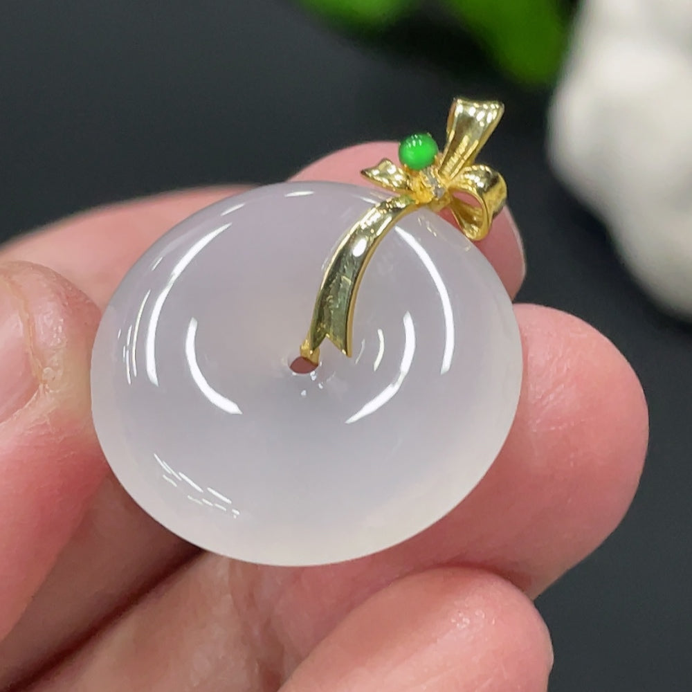 HUILIU HQ jadeite pendant with peace knot design, 18K gold accents, diamond details, weighing about 5.15g.
