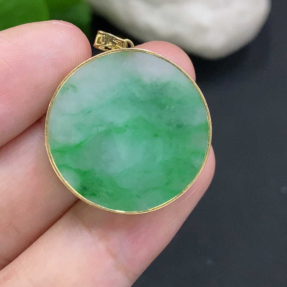 Jadeite plain pendant with 18K gold mounting, crafted by HUILIU HQ, weighing approximately 5.2g, showcasing smooth jade stone.
