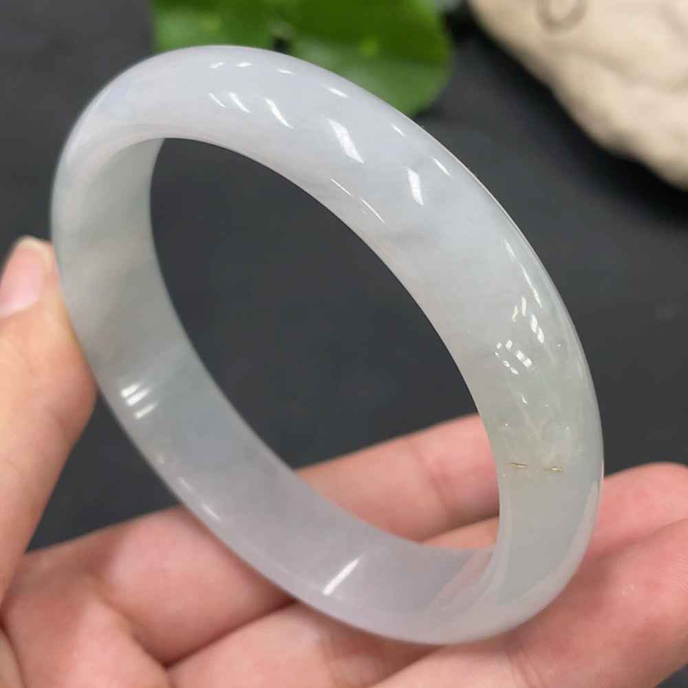 Huiliu HQ jadeite regular bangle, natural green jade bracelet with smooth polished surface, certified by Huiliu.