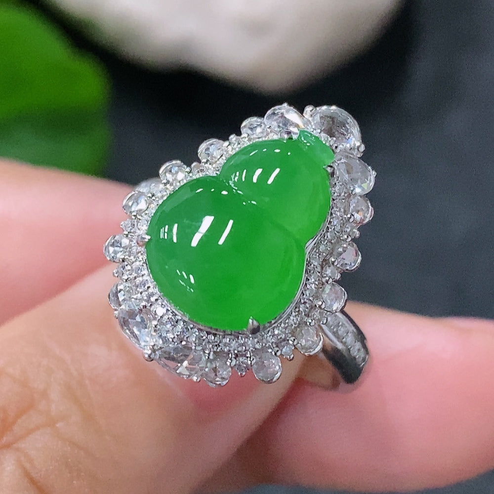 HUILIU HQ jadeite ring and pendant set with 18K gold and diamond accents, size 13, showcasing elegant two-way jewelry design.