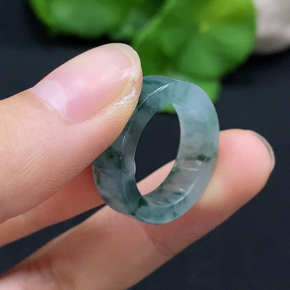 HUILIU HQ Jadeite ring size 12 with a total weight of 4.23 grams, showcasing smooth jade gemstone and elegant band craftsmanship.