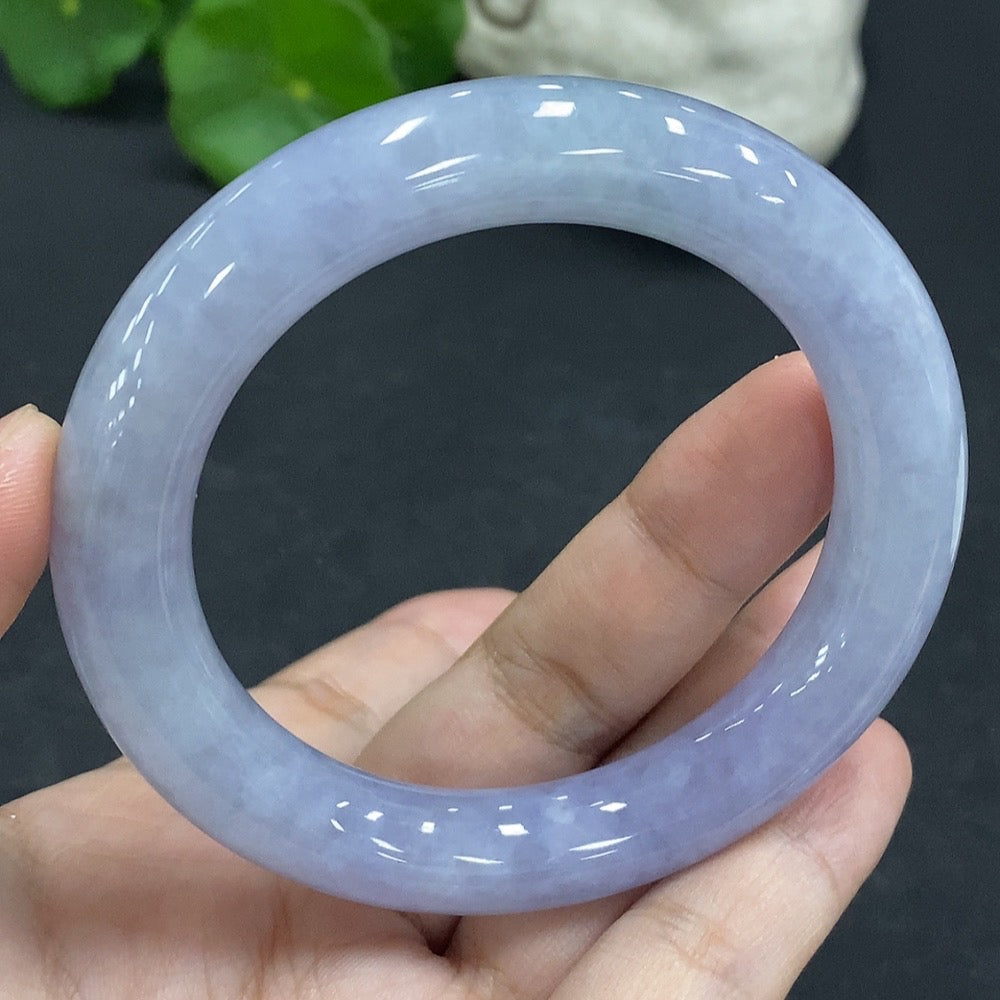 HUILIU HQ Jadeite round bangle, size 54.8, weighs approx. 67.1g, featuring smooth, polished jade surface with vibrant green color.