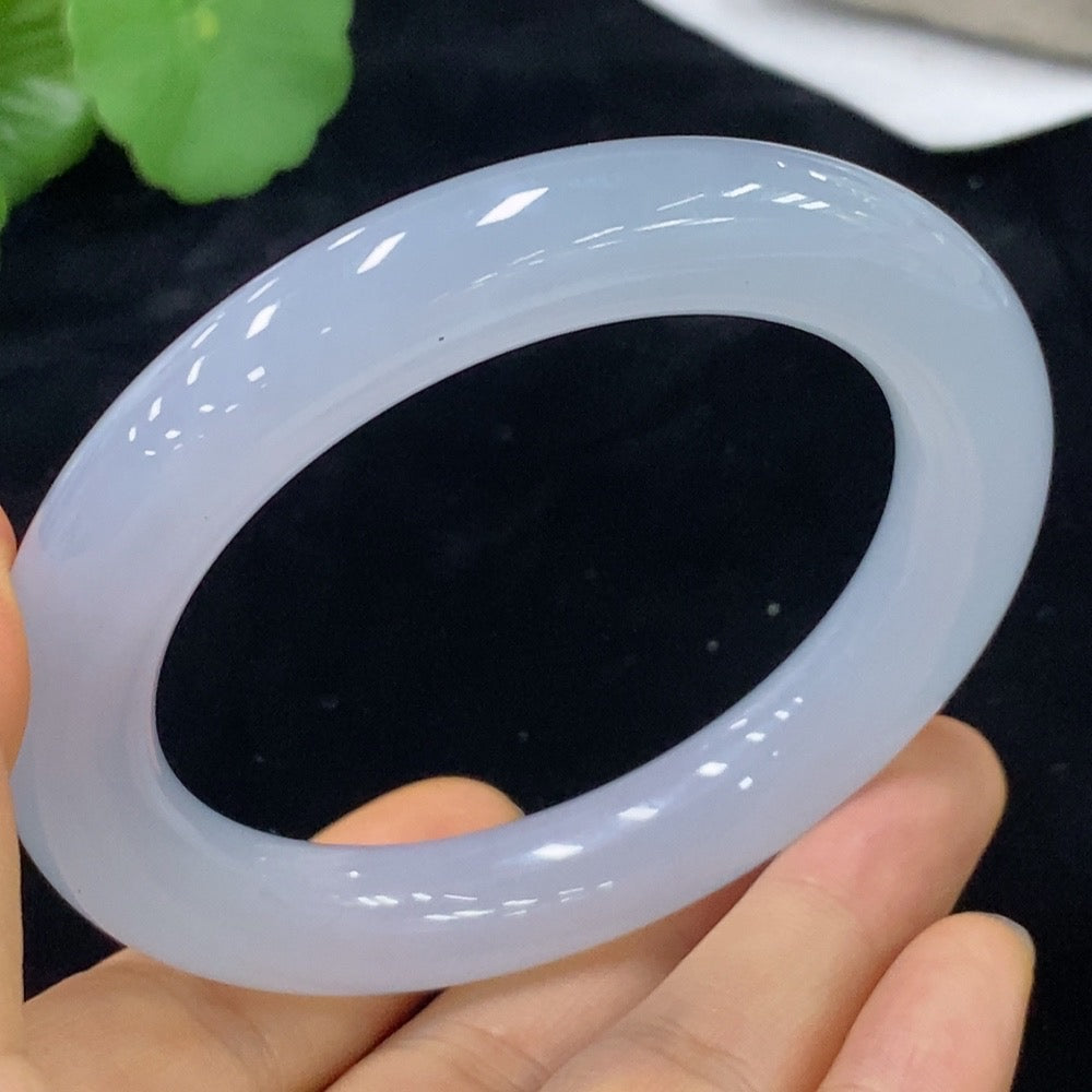 HUILIU HQ jadeite round bangle, size 56.7, polished jade jewelry with a smooth, glossy finish, weighing approximately 72.66g.