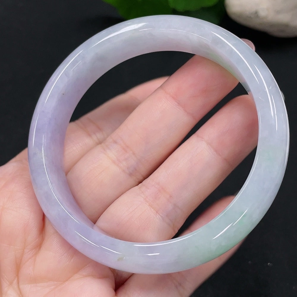 HUILIU HQ jadeite round bangle, size 56, weighing approximately 52.3g, featuring smooth, polished jadeite surface.