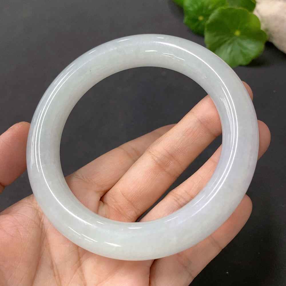 HUILIU HQ jadeite round bangle in size 59.2, showcasing smooth, polished jade with a total weight of 85.142g.