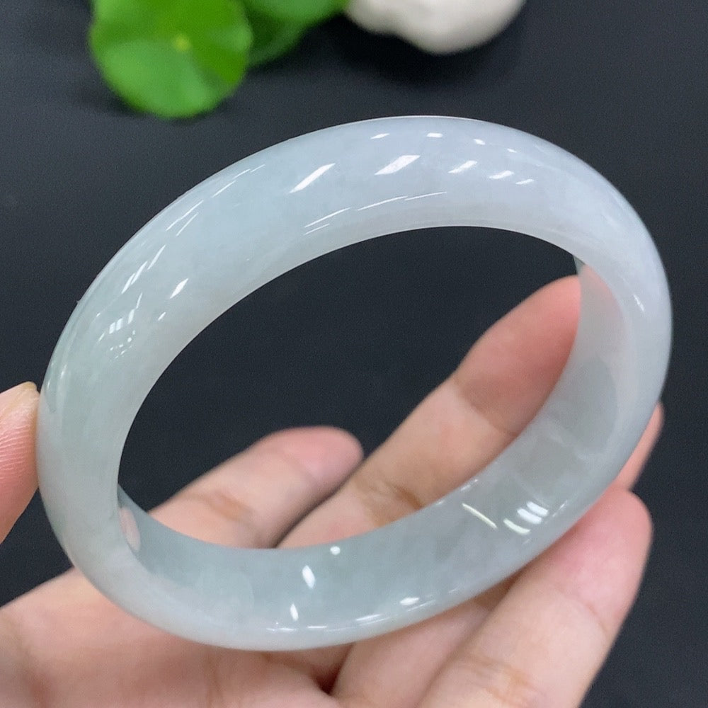 HUILIU HQ jadeite round bracelet, size 58.2, weighing 59.2g, featuring smooth polished jade stones.