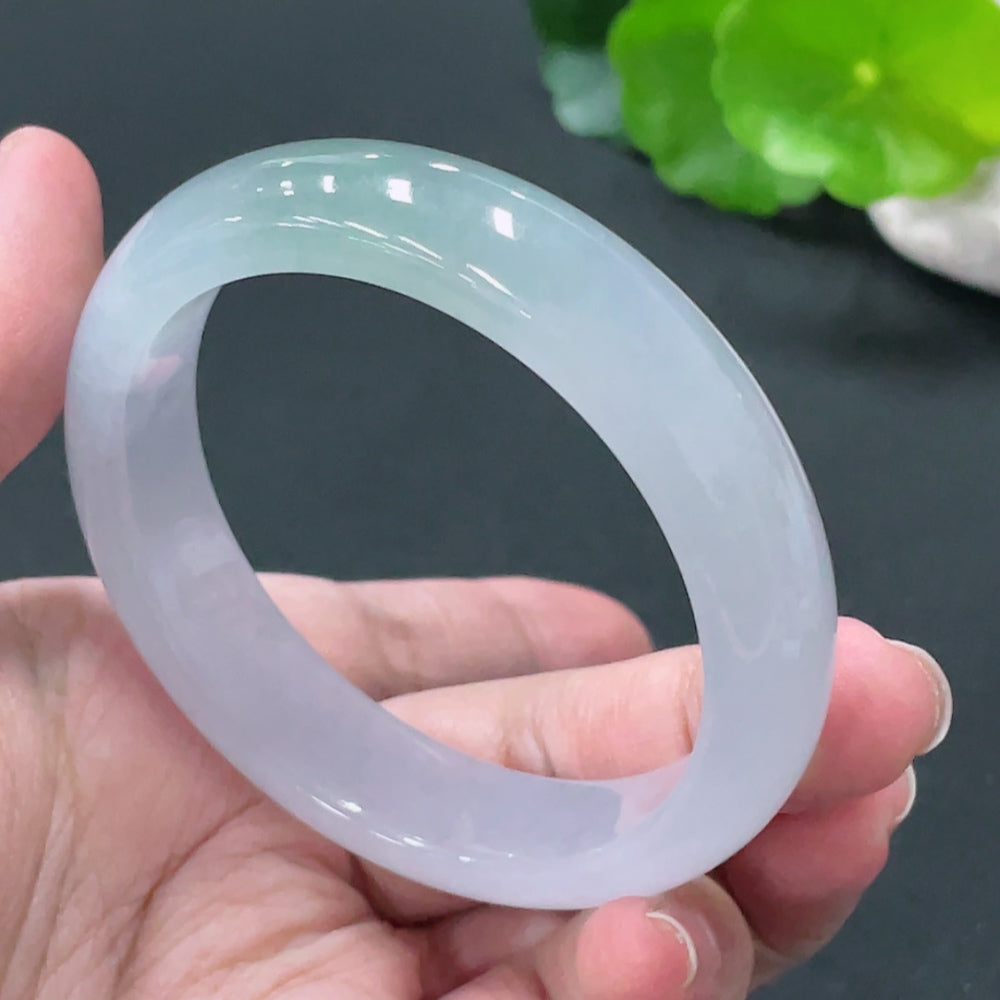 HUILIU HQ jadeite round bracelet weighing approx. 52.6g with a size of 53.6, featuring smooth, polished jadeite beads.