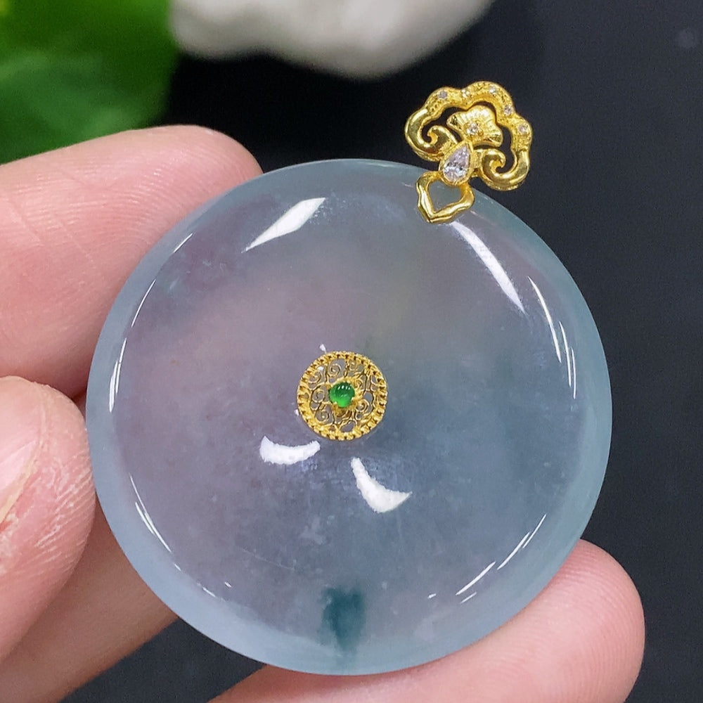 HUILIU HQ jadeite safety buckle in 18K gold with diamond accents, weighing approximately 10.9g, showcasing intricate jade craftsmanship.