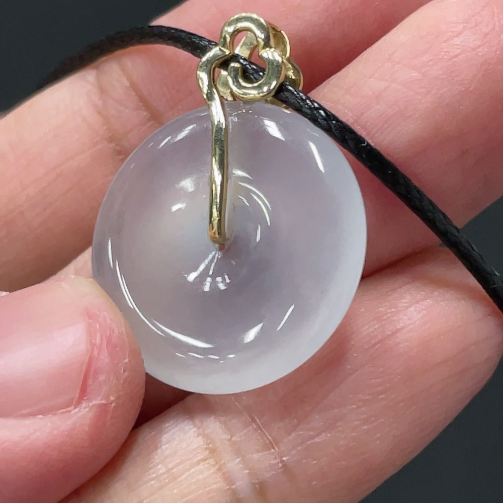 HUILIU HQ jadeite safety pendant with 18K gold clasp, non-gold rope, weighs about 3.5g, showcasing smooth green jade jewelry.
