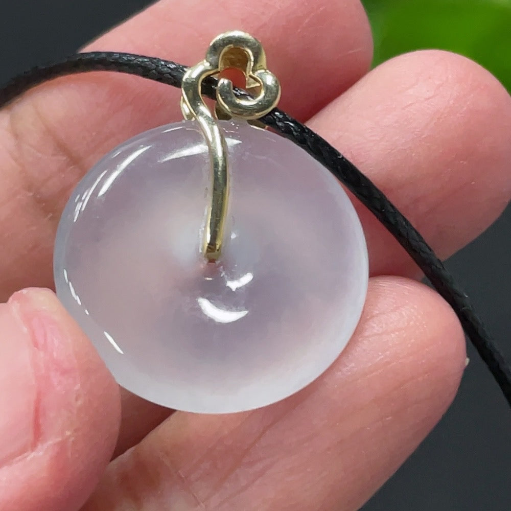 HUILIU HQ jadeite safety pendant with 18K gold clasp, non-gold rope, approximately 3.5g weight, showcasing polished jade stone.