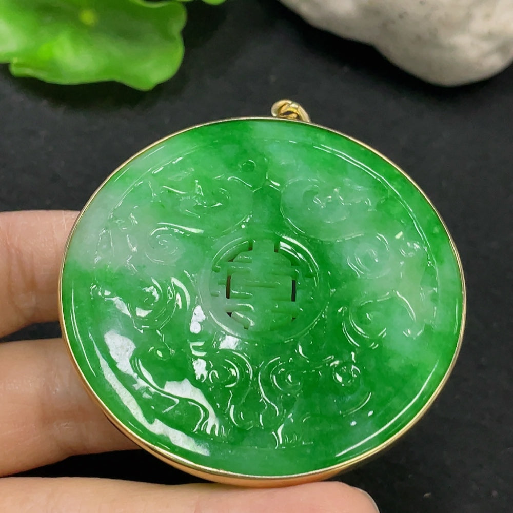HUILIU HQ jadeite inlaid piece with 73% gold clasp and 72% gold main body, weighing approx. 28.34g, showcasing intricate craftsmanship.