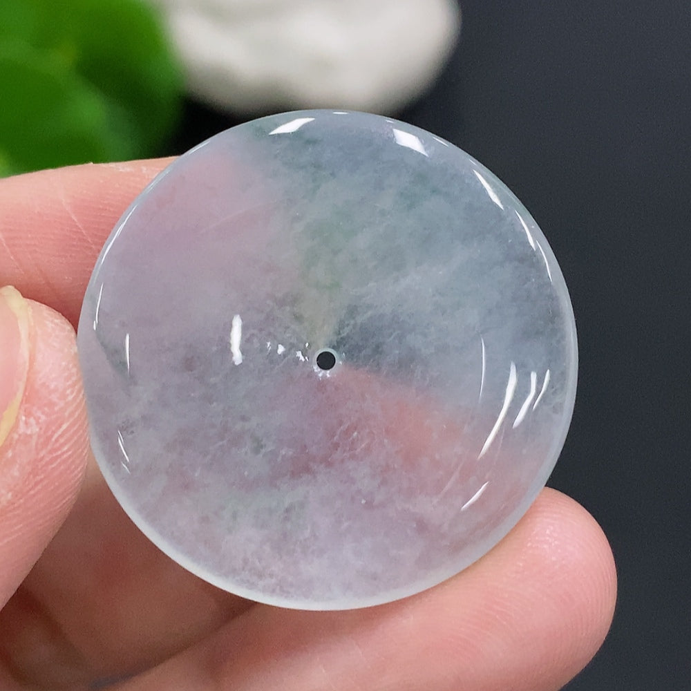 HUILIU HQ jadeite peace pendant, approximately 6.6g, showcasing smooth green jade with carved peaceful design.