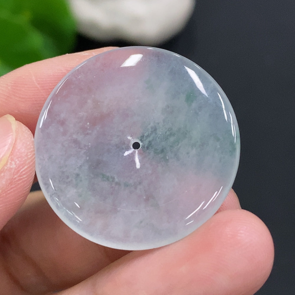 HUILIU HQ Jadeite Peace Pendant, natural green jade with polished surface, weighs approximately 6.6g, elegant jewelry accessory