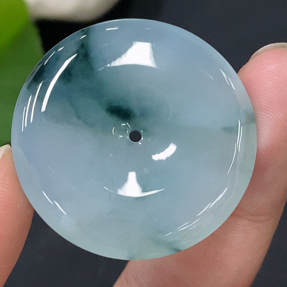 HUILIU HQ jadeite pendant featuring a peace buckle design, weighs approximately 10.94 grams, natural green jade jewelry.