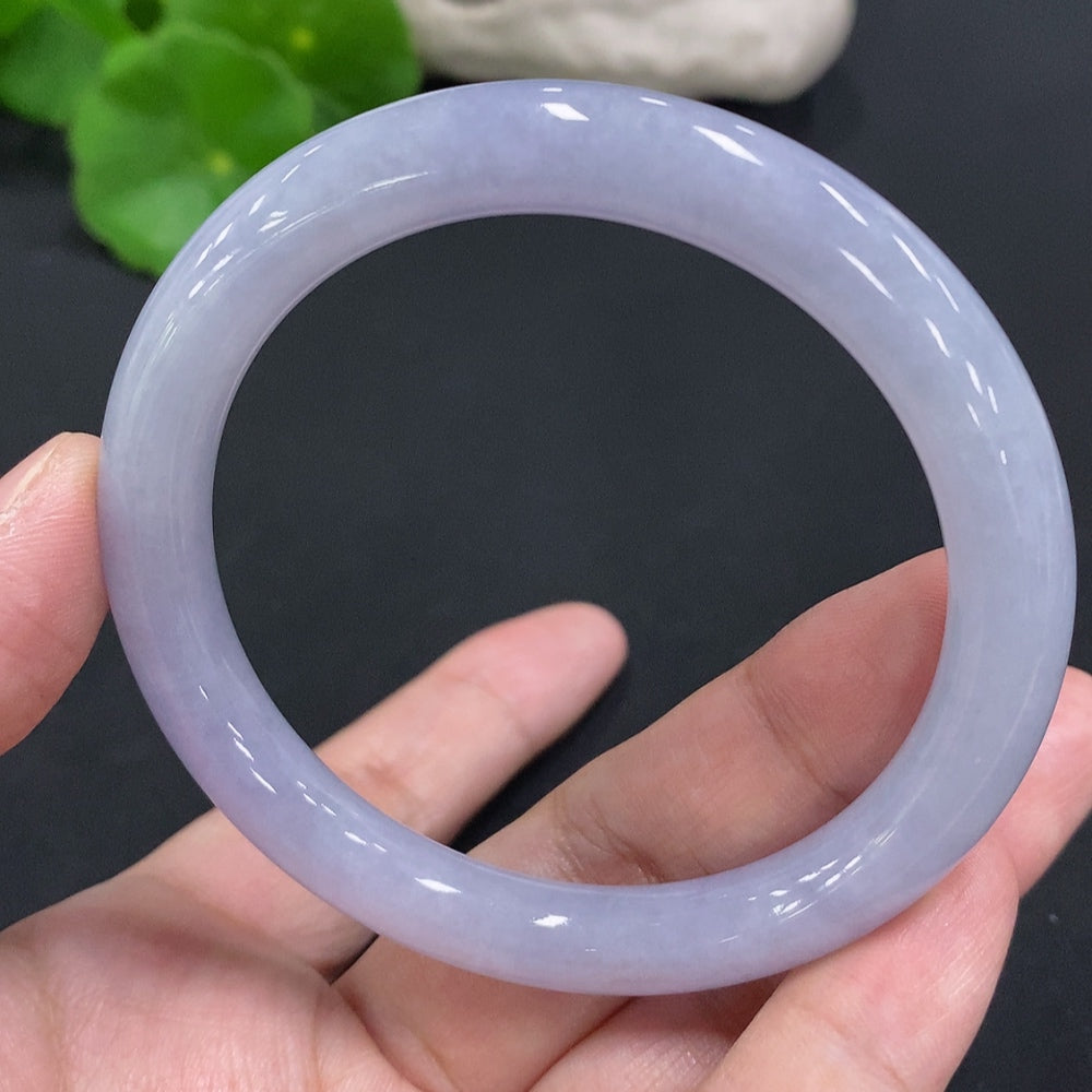 HUILIU HQ jadeite round bangle bracelet, size 55, weighing approximately 38.4g, featuring smooth green jade surface.