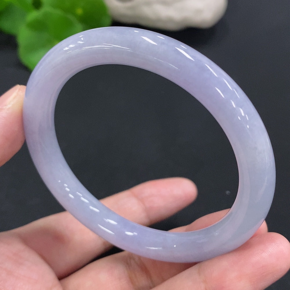 HUILIU HQ Jadeite round bangle bracelet, size 55, crafted from smooth green jade, weighing approximately 38.4g.