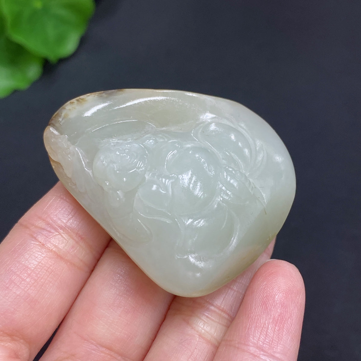 Natural Grade A Jadeite Buddha Pendant from HUILIU HQ, weighs 42.4g, includes rope, with Huiliu certification and undetermined skin color origin.