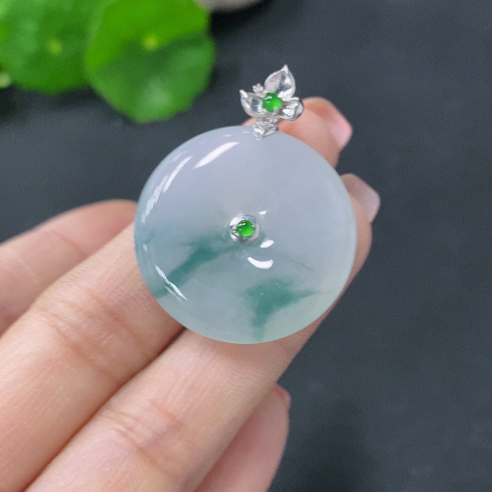 Natural Grade A jadeite pendant with safety buckle, crafted by HUILIU HQ, featuring 18k gold and weighing approx. 9.33g.