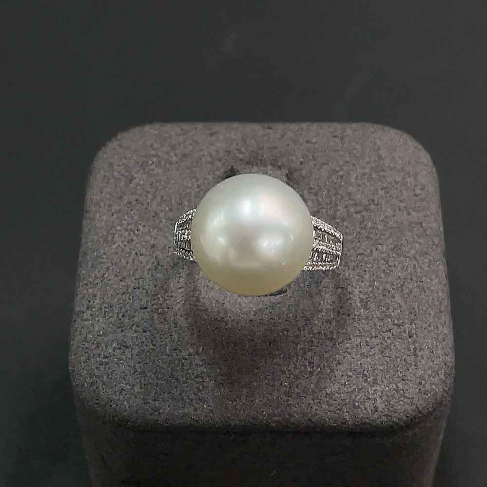 Seawater pearl inlaid ring in 18k gold with size 15, featuring a 13.1mm pearl and total weight of 6.47g, from HUILIU HQ.