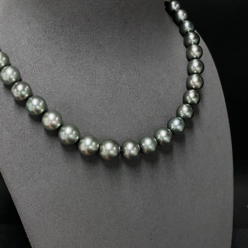 Seawater pearl necklace with 12.1mm pearls from HUILIU HQ, featuring lustrous natural pearls for elegant jewelry.