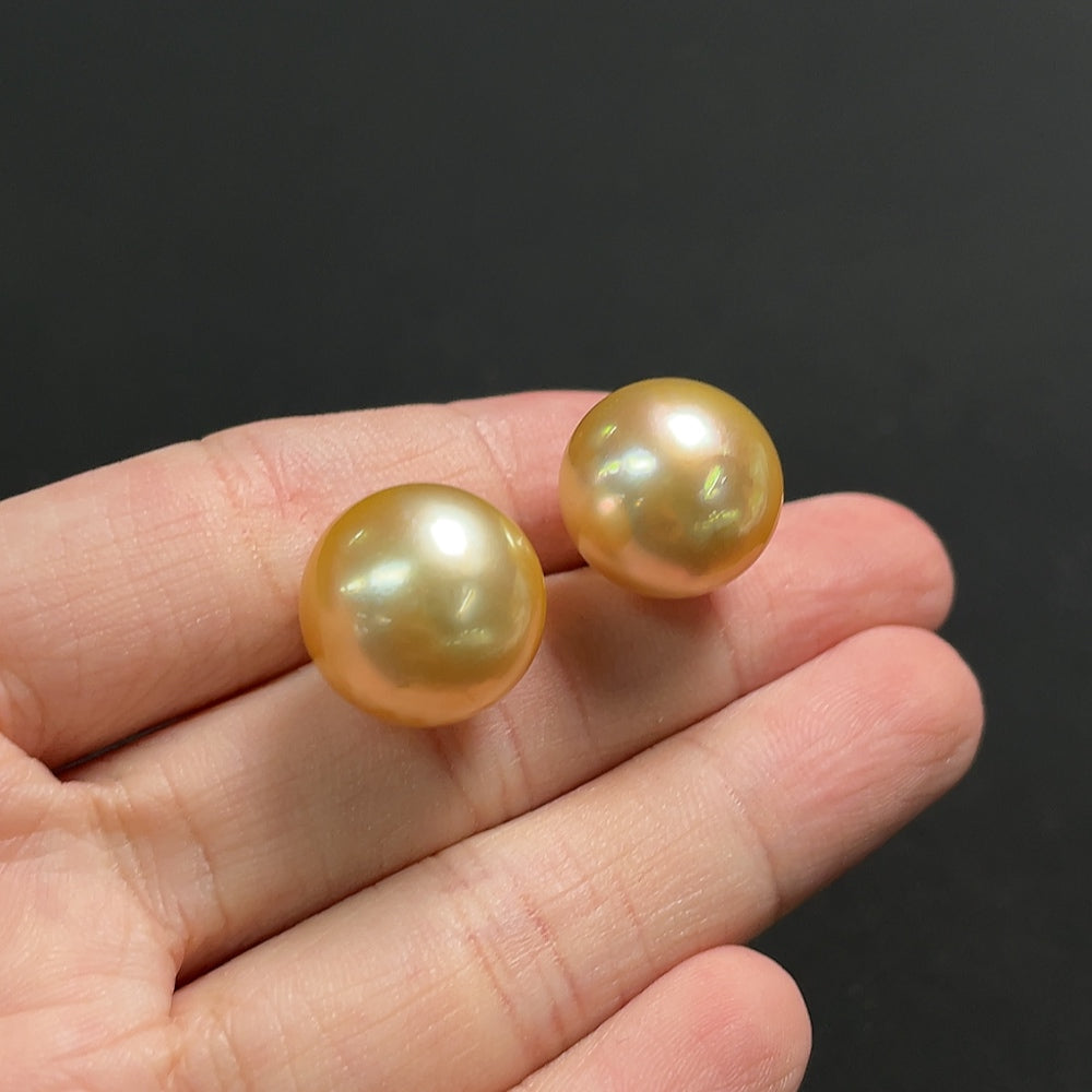 Seawater pearl earrings 18k gold color origin undetermined size about 14.3mm