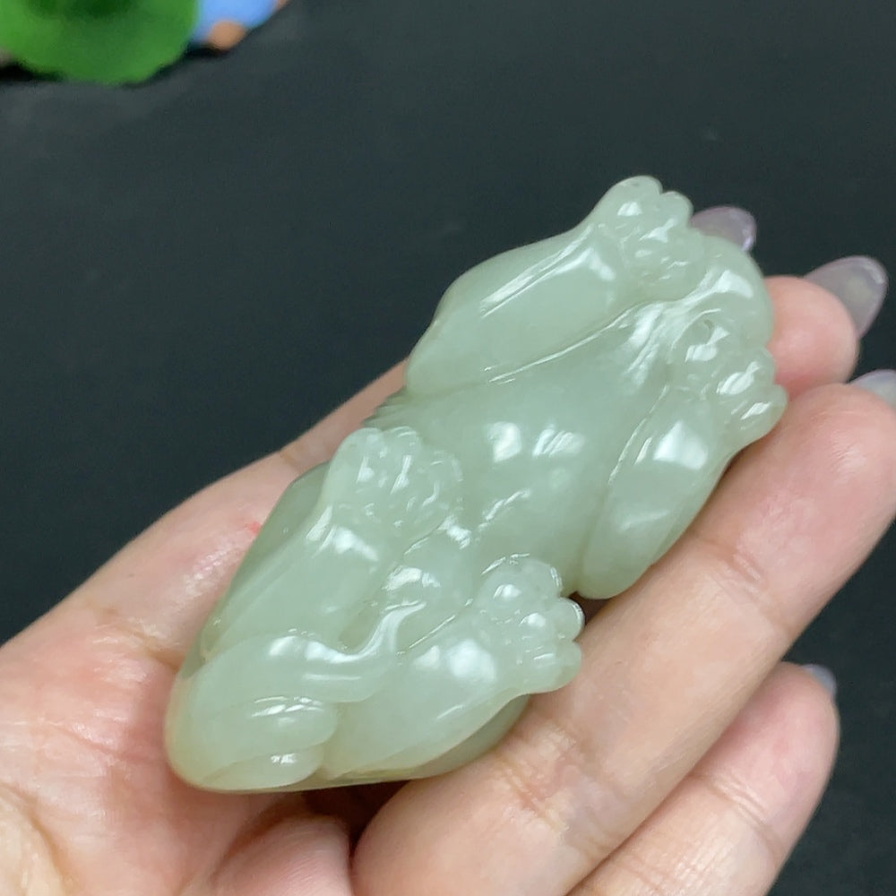 Hetian Jade Pendant - Auspicious Beast - Total weight approximately 95.9g - Undetermined skin color origin