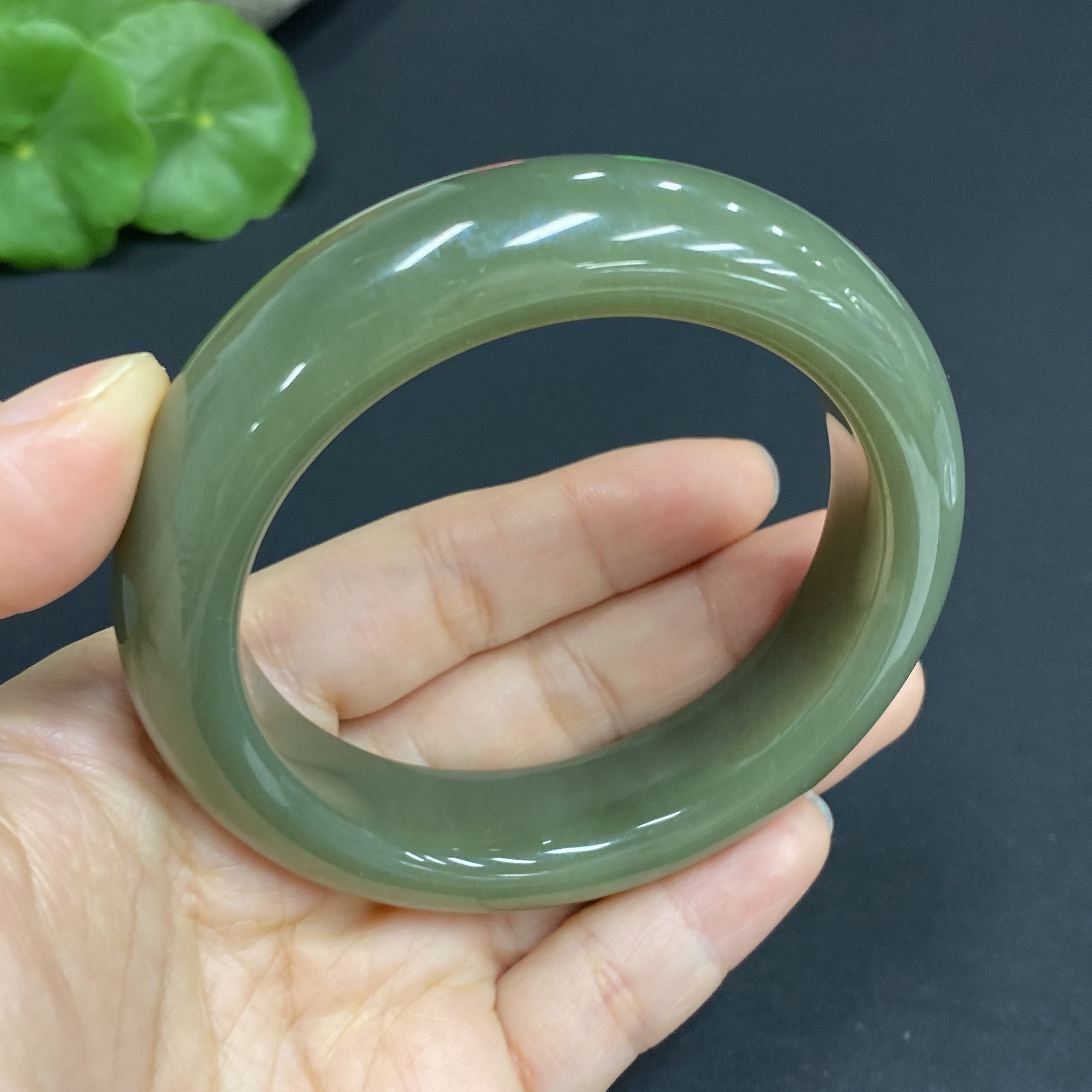 Hetian Jade Round Bracelet Size 57.2 Total Weight Approx. 84.1g