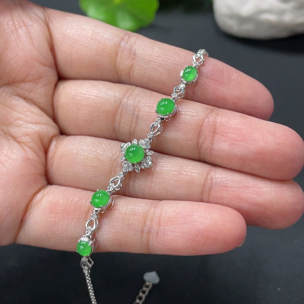 Jadeite Cabochon Inlaid Bracelet with 18K Gold and Diamonds, Total Weight Approx. 2.85g