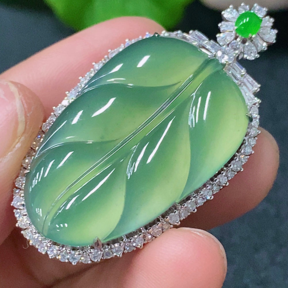 Jadeite Leaf Pendant 18K Gold Inlaid Total Weight Approx. 12.45g