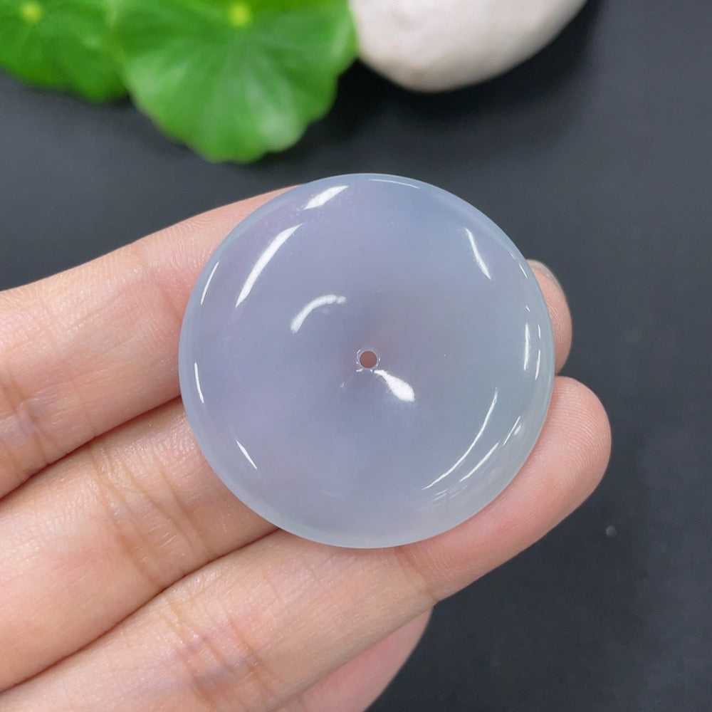 Jadeite Pendant Peace Knot, Total Weight Approx. 9.49g