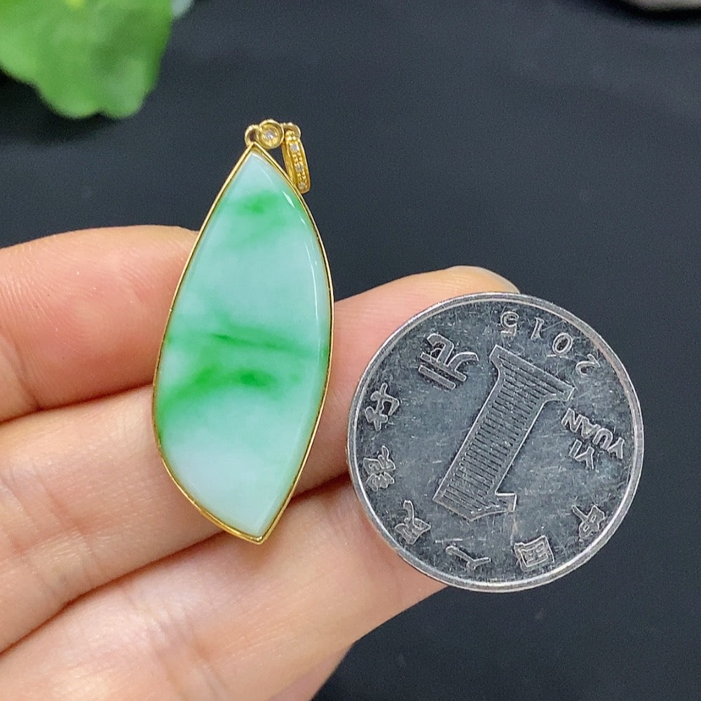Jadeite Plain Pendant 18K Gold Total Weight Approx. 3.9g
