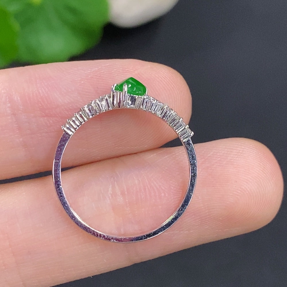 Jadeite Freeform Inlaid Ring 18k Gold Total Weight Approx. 1.7g Size 15 with Diamond Accents