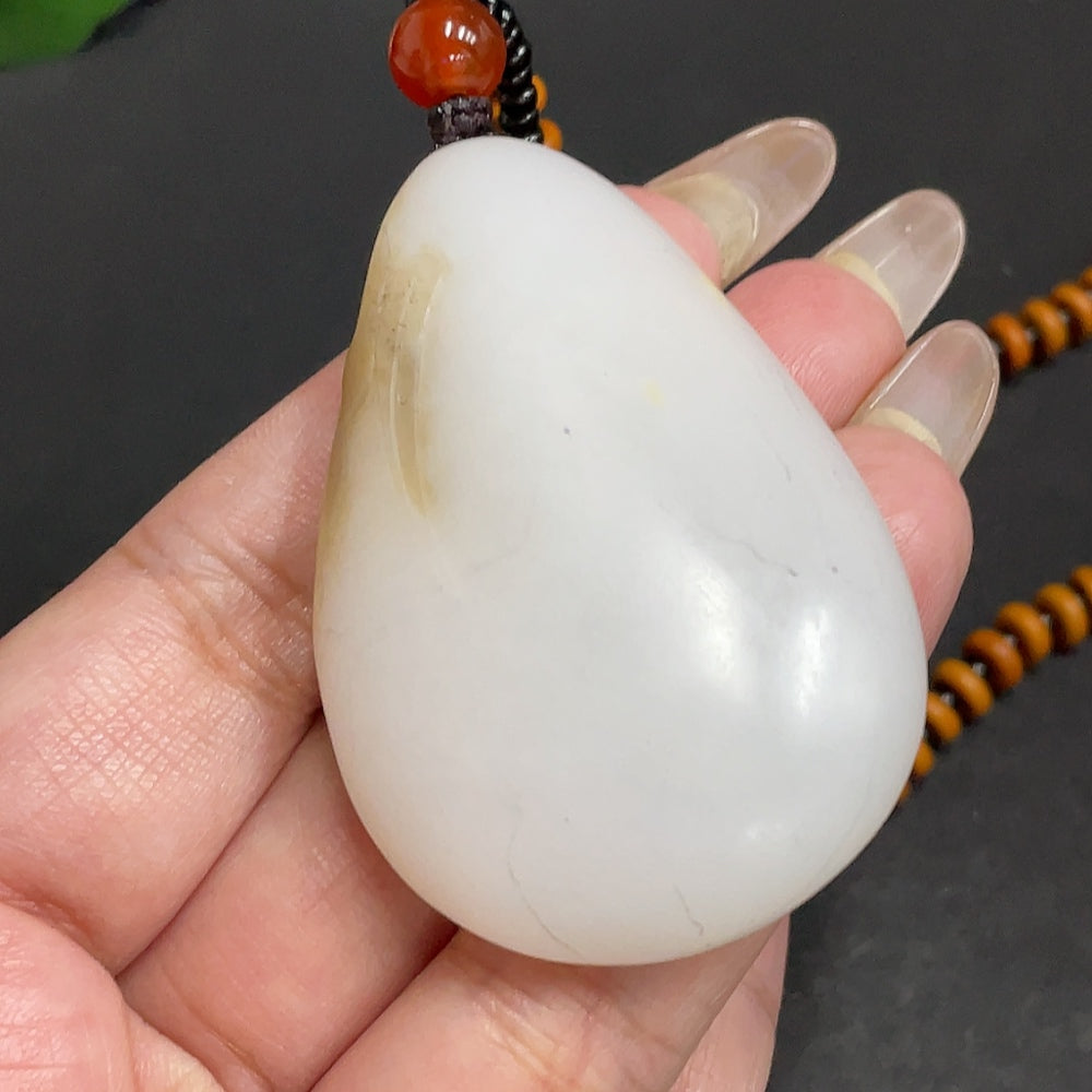 Hetian Jade Pendant, Guanyin, Undetermined Skin Color Origin, Matching Beads Not Hetian Jade, Total Weight Approximately [Including Chain] 55.9g